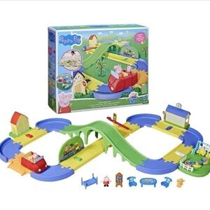 Peppa Pig All Around Peppa’s Town Playset with Car track